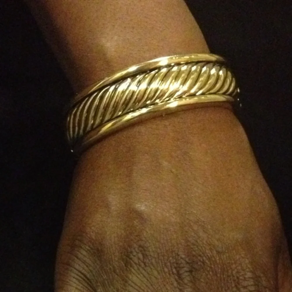 Coil Bangle - Picture 3 of 4